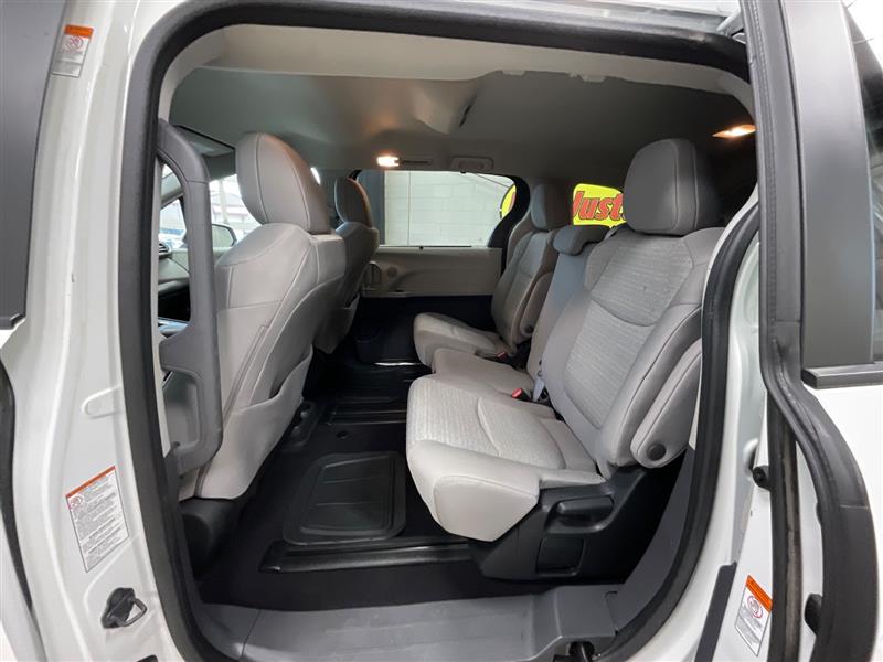 2023 TOYOTA SIENNA LE