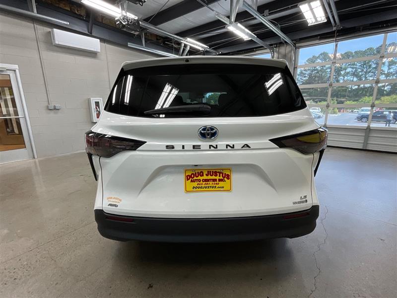 2023 TOYOTA SIENNA LE