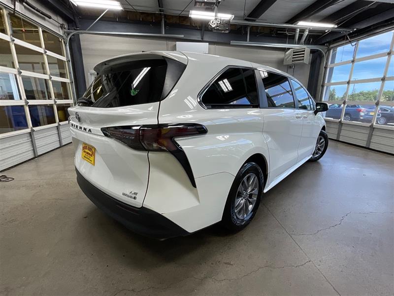 2023 TOYOTA SIENNA LE