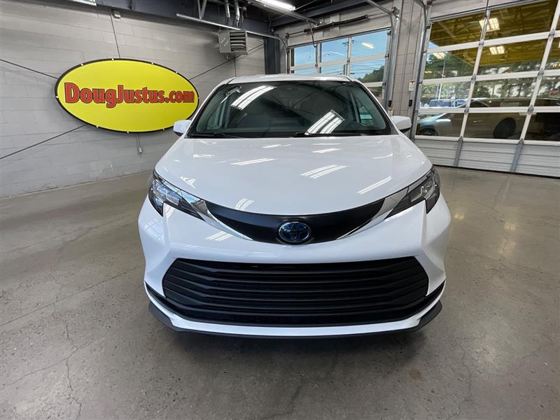 2023 TOYOTA SIENNA LE