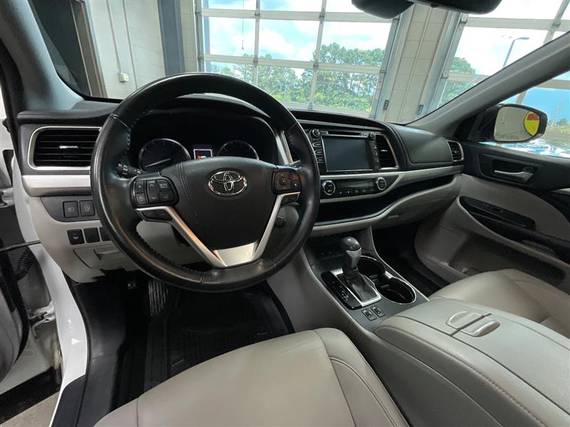 2019 TOYOTA HIGHLANDER XLE