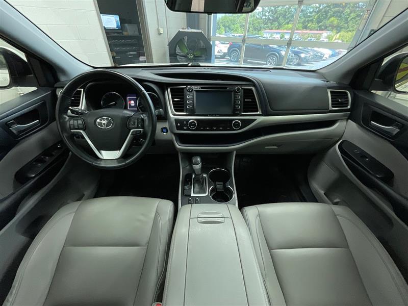 2019 TOYOTA HIGHLANDER XLE