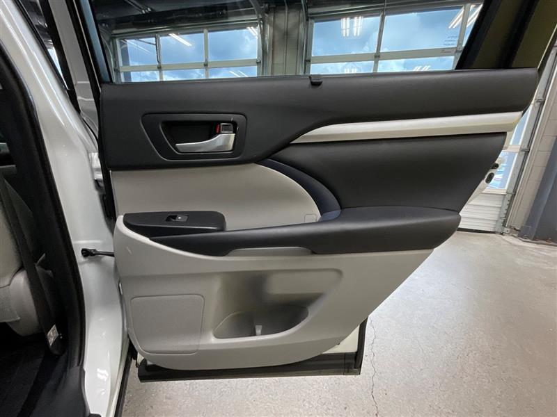 2019 TOYOTA HIGHLANDER XLE