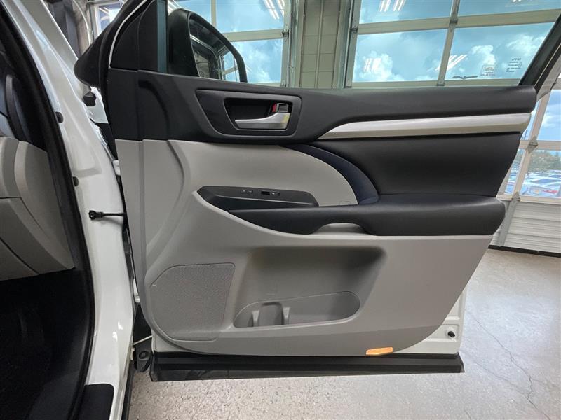 2019 TOYOTA HIGHLANDER XLE