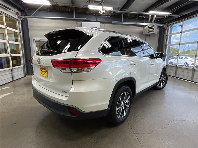2019 TOYOTA HIGHLANDER XLE