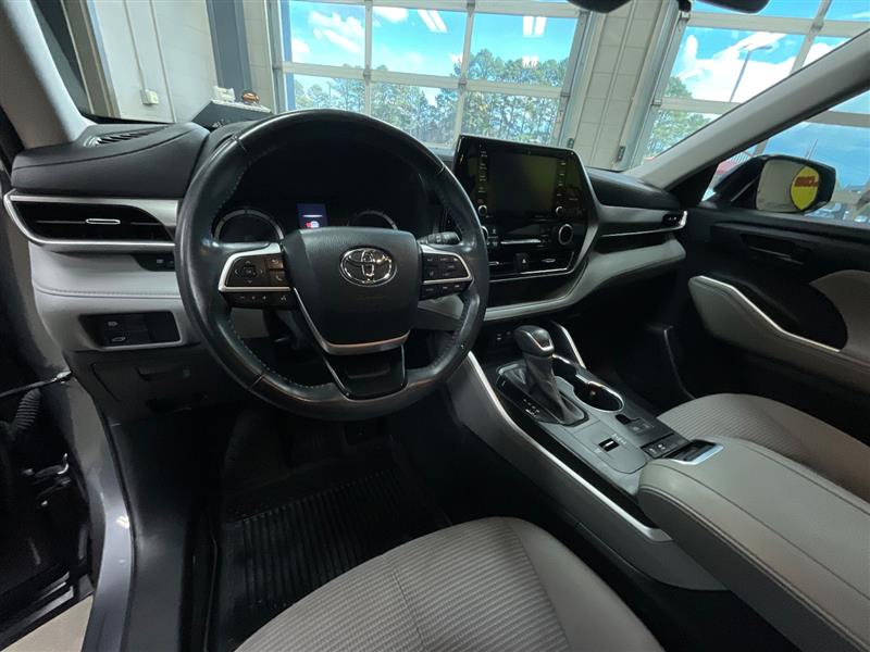 2022 TOYOTA HIGHLANDER HYBRID LE