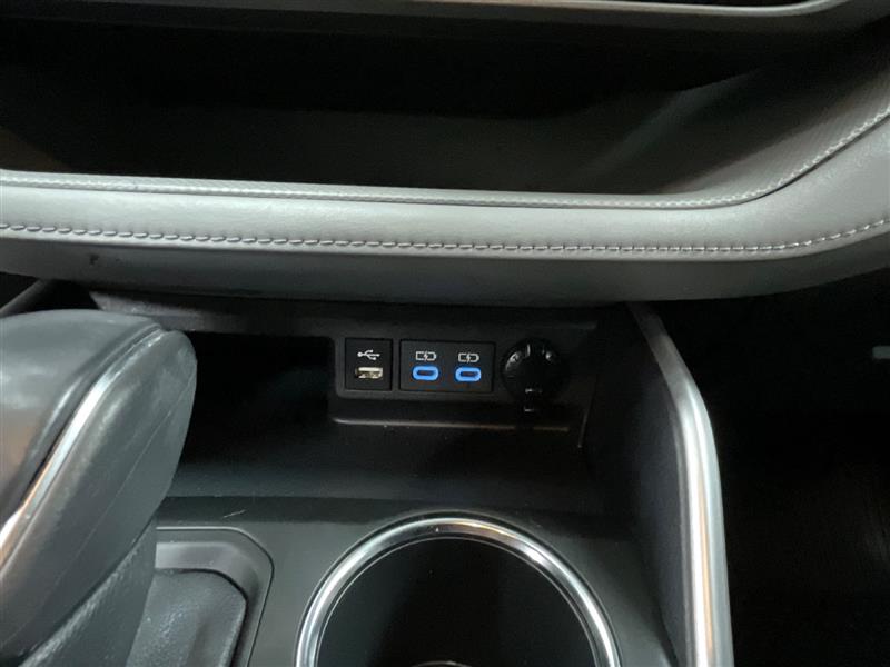2022 TOYOTA HIGHLANDER HYBRID LE