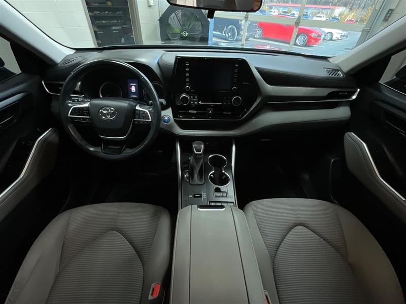 2022 TOYOTA HIGHLANDER HYBRID LE