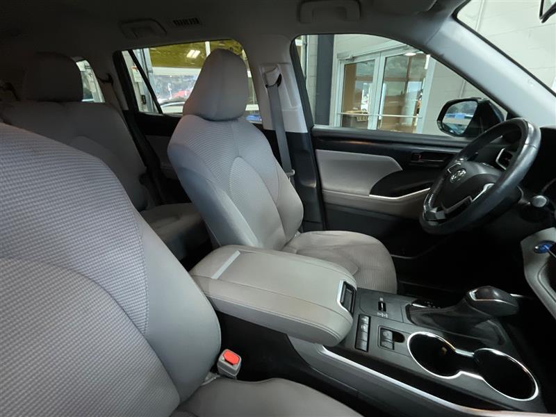 2022 TOYOTA HIGHLANDER HYBRID LE