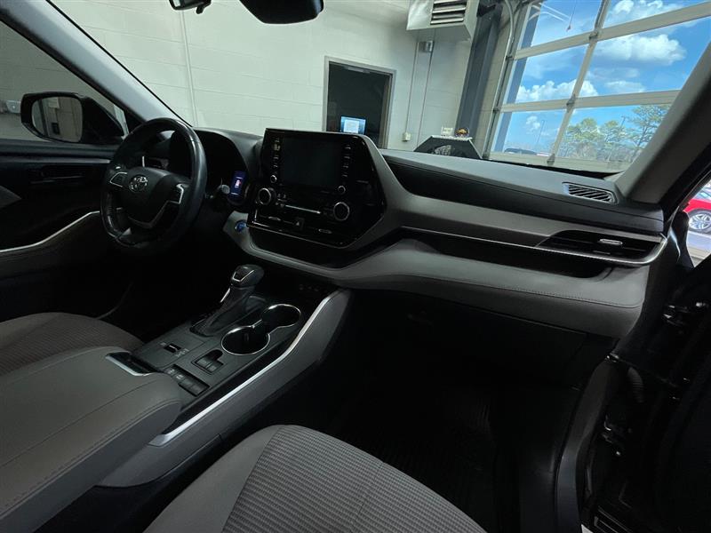 2022 TOYOTA HIGHLANDER HYBRID LE
