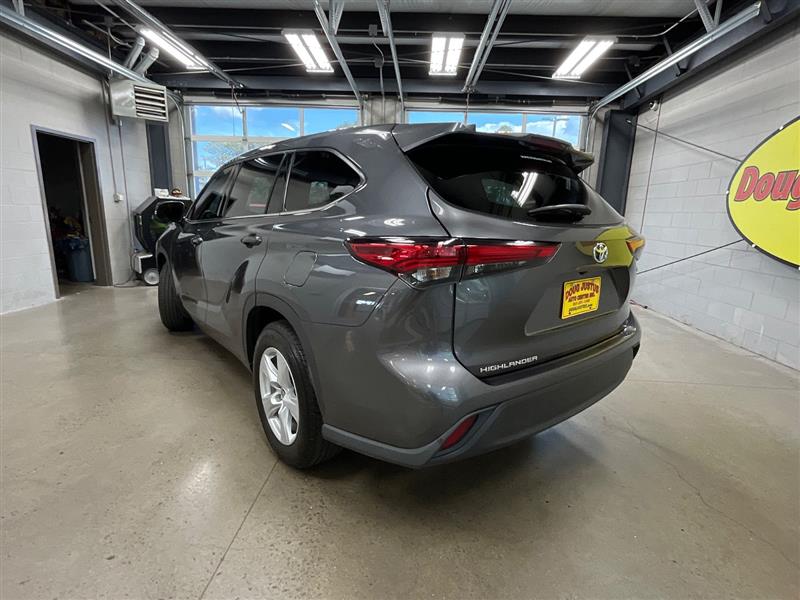 2022 TOYOTA HIGHLANDER HYBRID LE