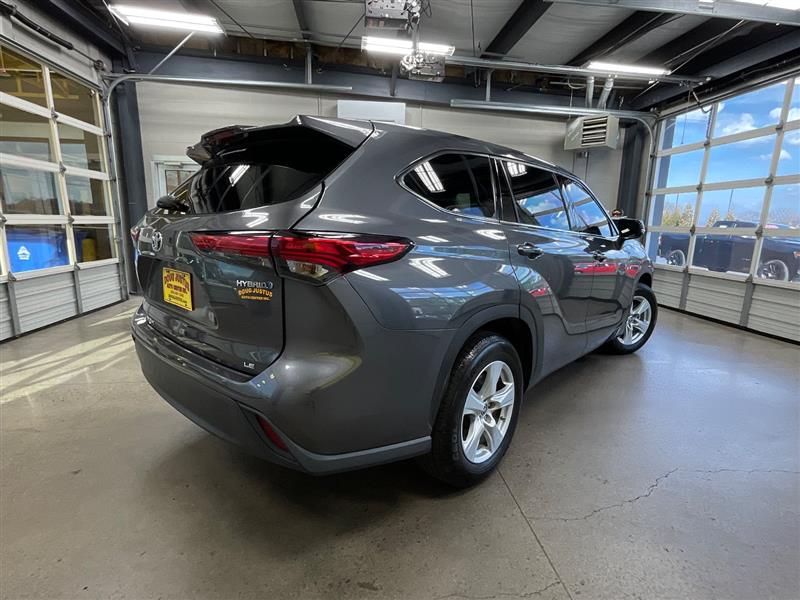 2022 TOYOTA HIGHLANDER HYBRID LE