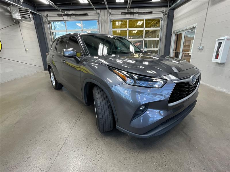 2022 TOYOTA HIGHLANDER HYBRID LE