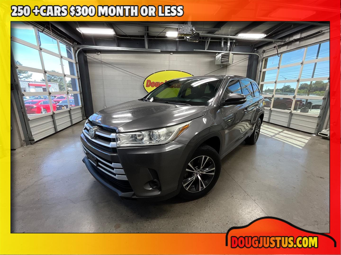 2018 Toyota Highlander LE's photo