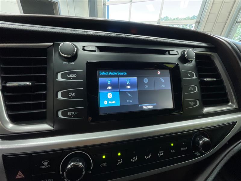 2018 TOYOTA HIGHLANDER LE