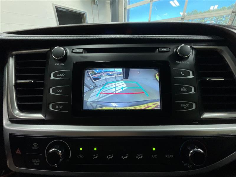 2018 TOYOTA HIGHLANDER LE