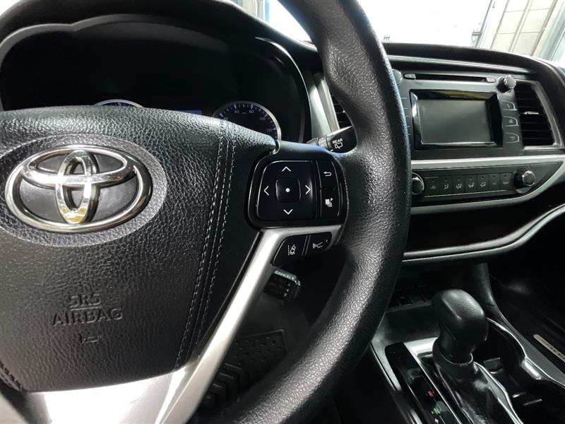 2018 TOYOTA HIGHLANDER LE