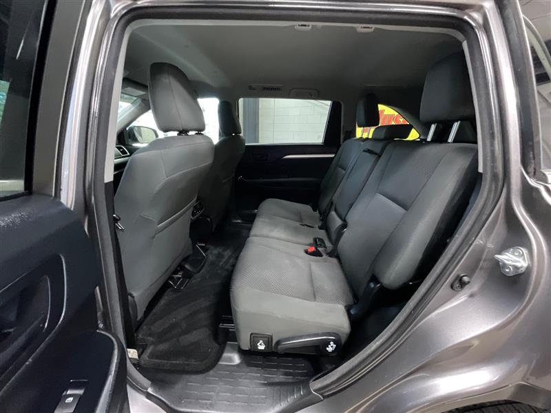 2018 TOYOTA HIGHLANDER LE