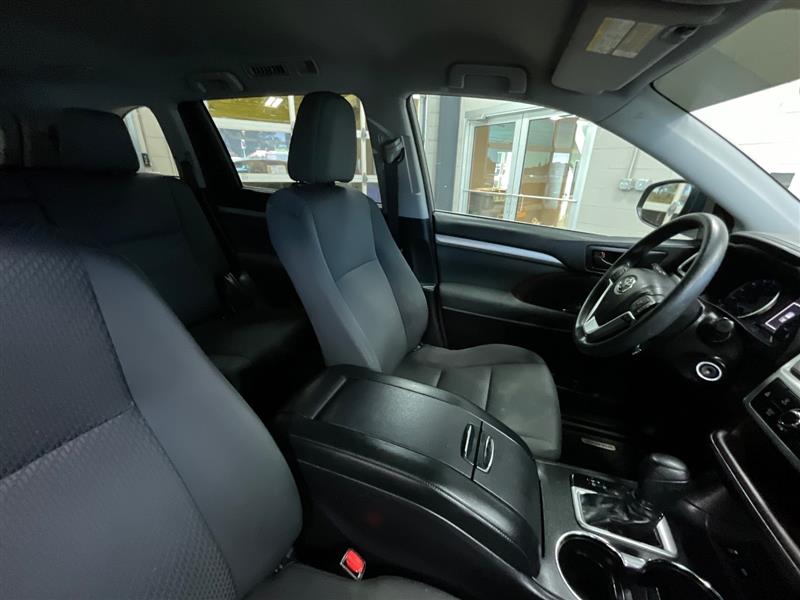 2018 TOYOTA HIGHLANDER LE