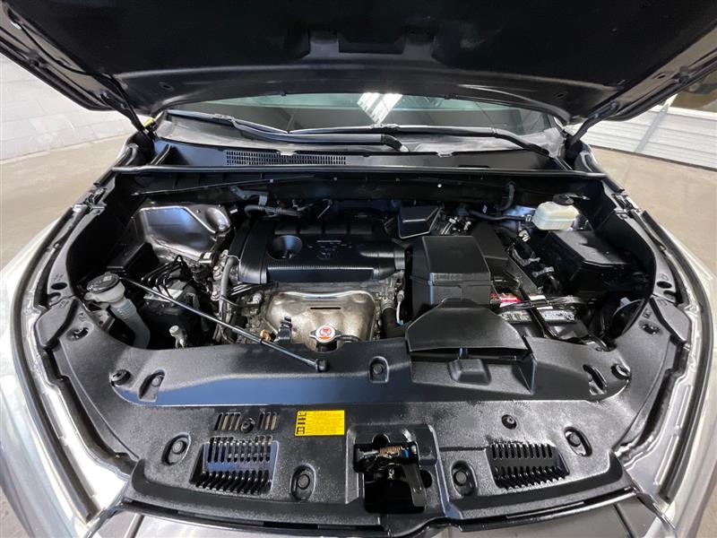 2018 TOYOTA HIGHLANDER LE