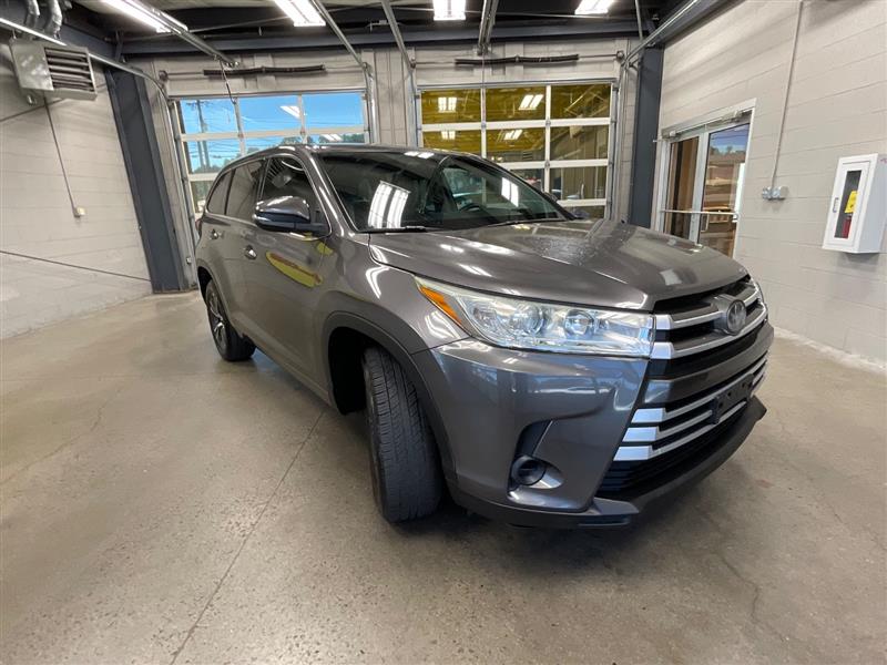 2018 TOYOTA HIGHLANDER LE