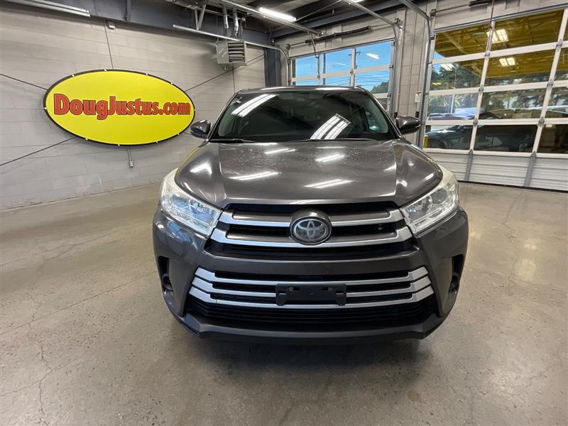2018 TOYOTA HIGHLANDER LE