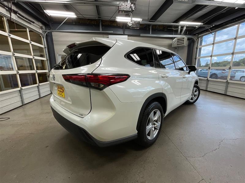 2021 TOYOTA HIGHLANDER LE