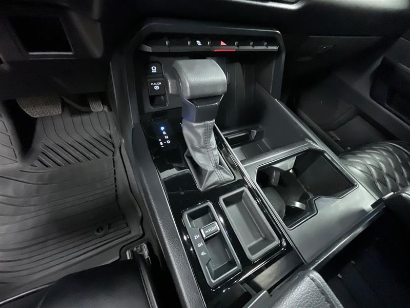 2025 TOYOTA TUNDRA SR