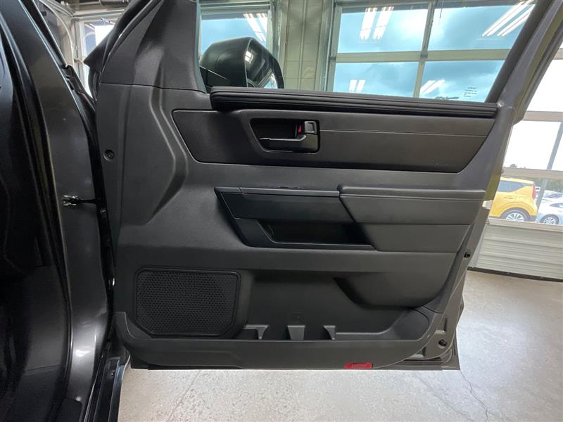 2025 TOYOTA TUNDRA SR