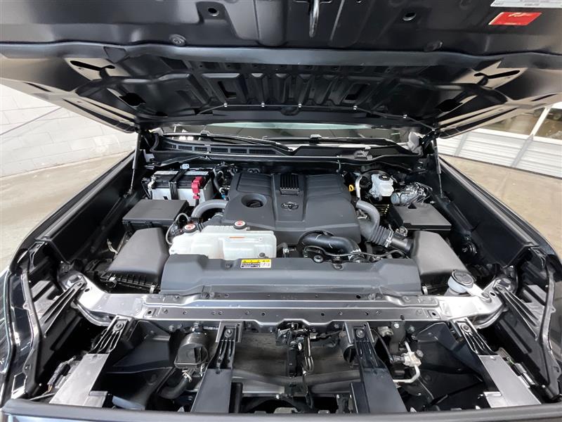 2025 TOYOTA TUNDRA SR