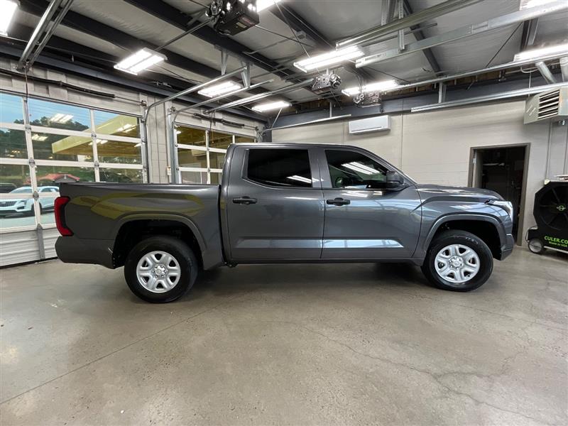 2025 TOYOTA TUNDRA SR