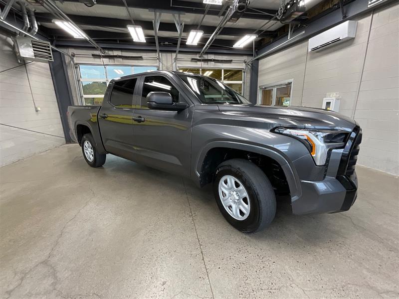 2025 TOYOTA TUNDRA SR