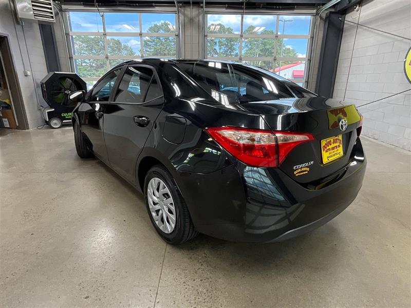 2019 TOYOTA COROLLA LE