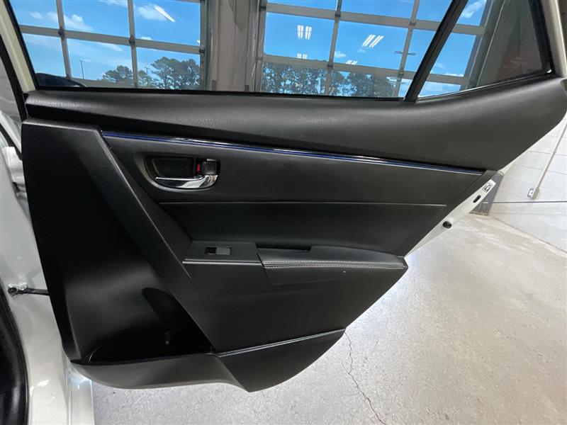 2019 TOYOTA COROLLA SE