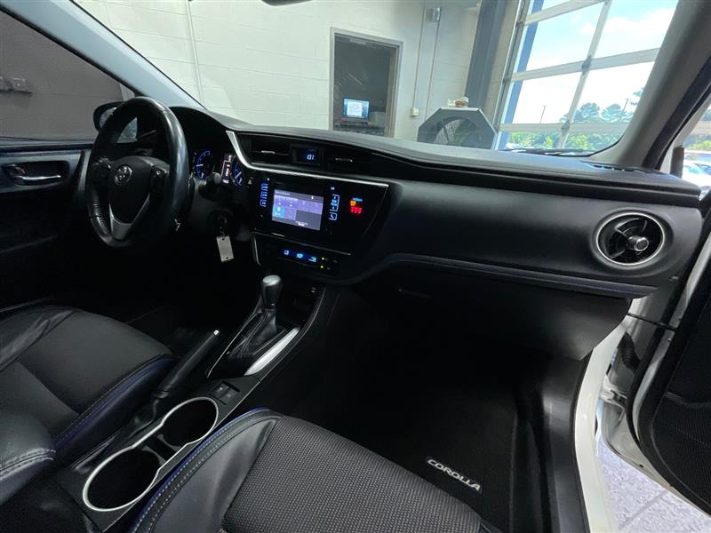 2019 TOYOTA COROLLA SE