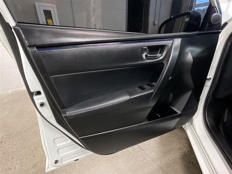 2019 TOYOTA COROLLA SE