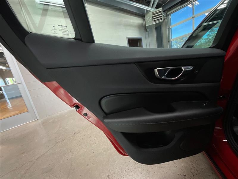 2020 VOLVO S60 MOMENTUM