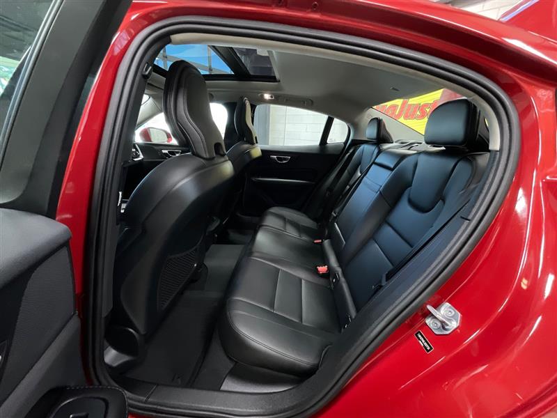 2020 VOLVO S60 MOMENTUM