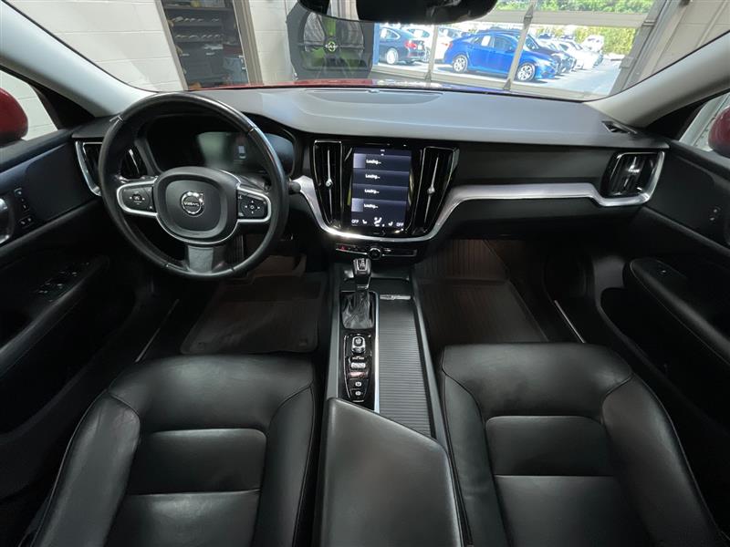 2020 VOLVO S60 MOMENTUM