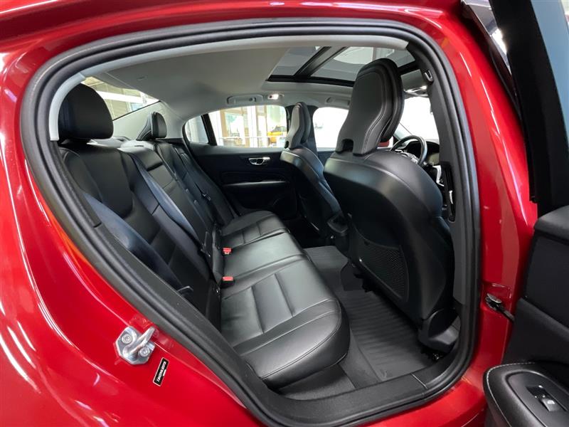 2020 VOLVO S60 MOMENTUM