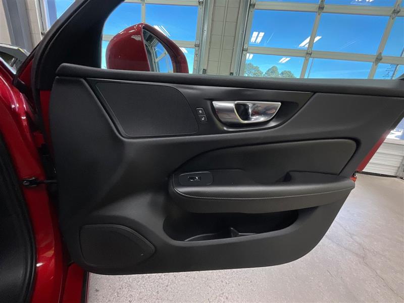 2020 VOLVO S60 MOMENTUM