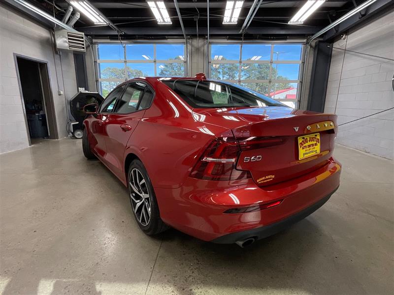 2020 VOLVO S60 MOMENTUM