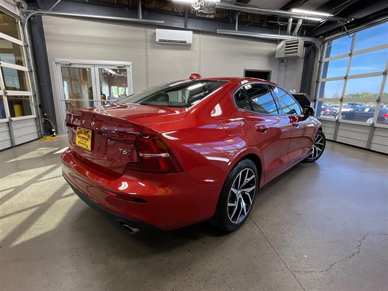 2020 VOLVO S60 MOMENTUM