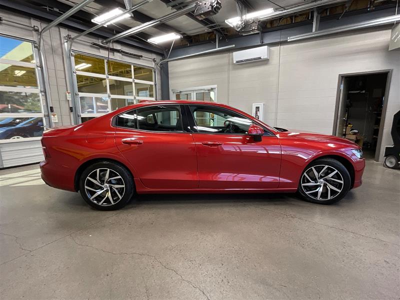 2020 VOLVO S60 MOMENTUM