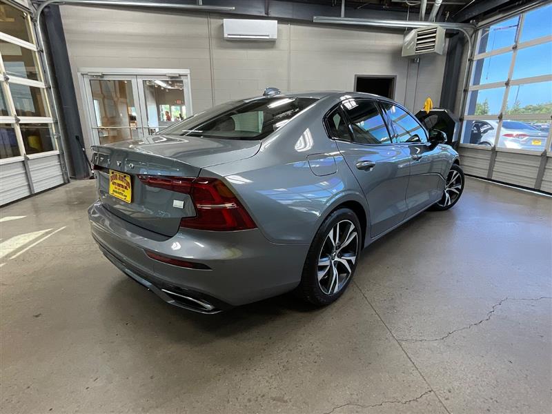2021 VOLVO S60 R-DESIGN