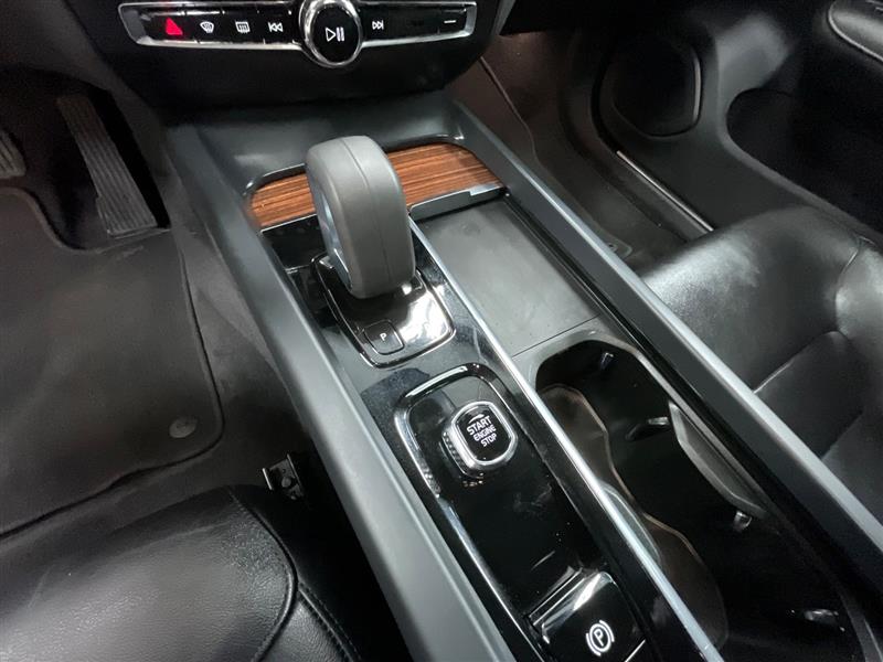 2022 VOLVO S60 B5 Momentum