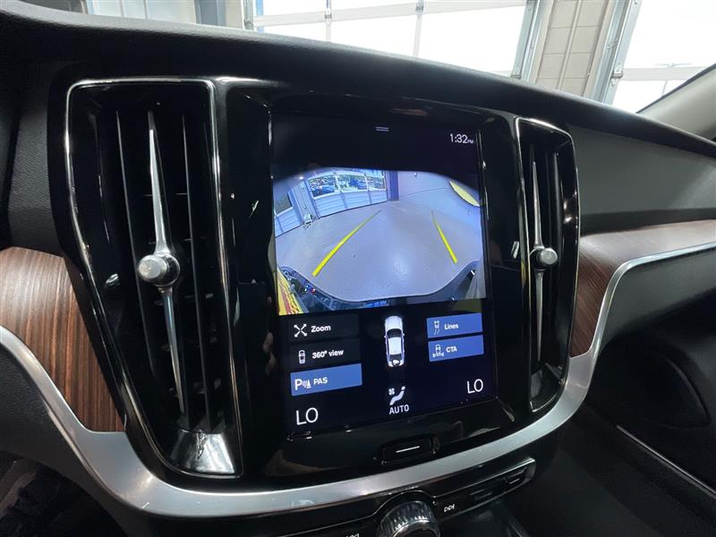 2022 VOLVO S60 B5 Momentum