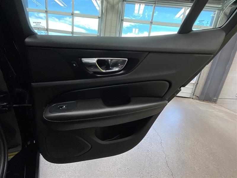 2022 VOLVO S60 B5 Momentum