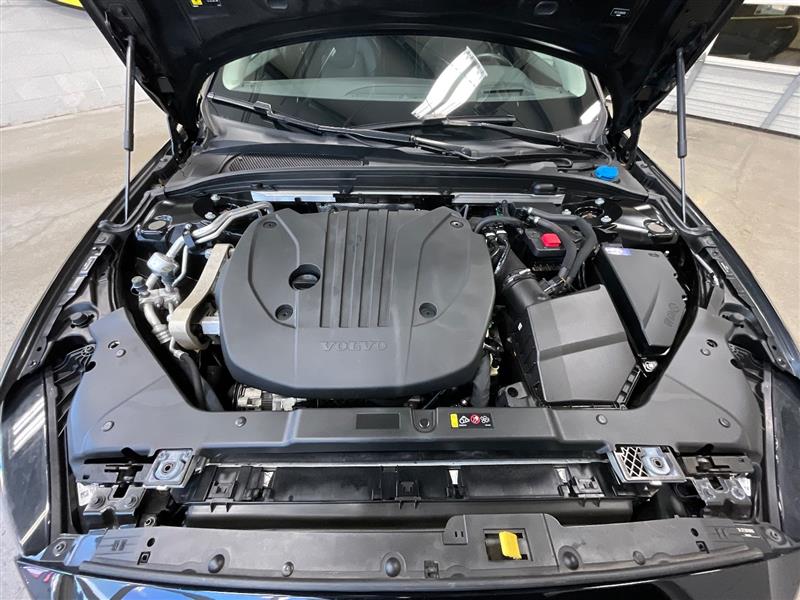 2022 VOLVO S60 B5 Momentum