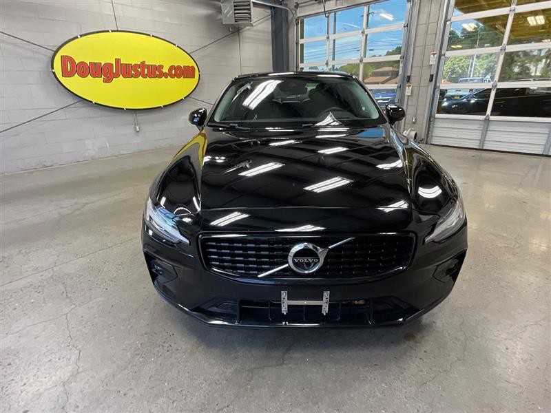 2022 VOLVO S60 B5 Momentum